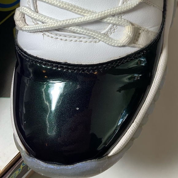 Air Jordan 11 Low, ‘Emerald’ Sz 6Y - Picture 6 of 12